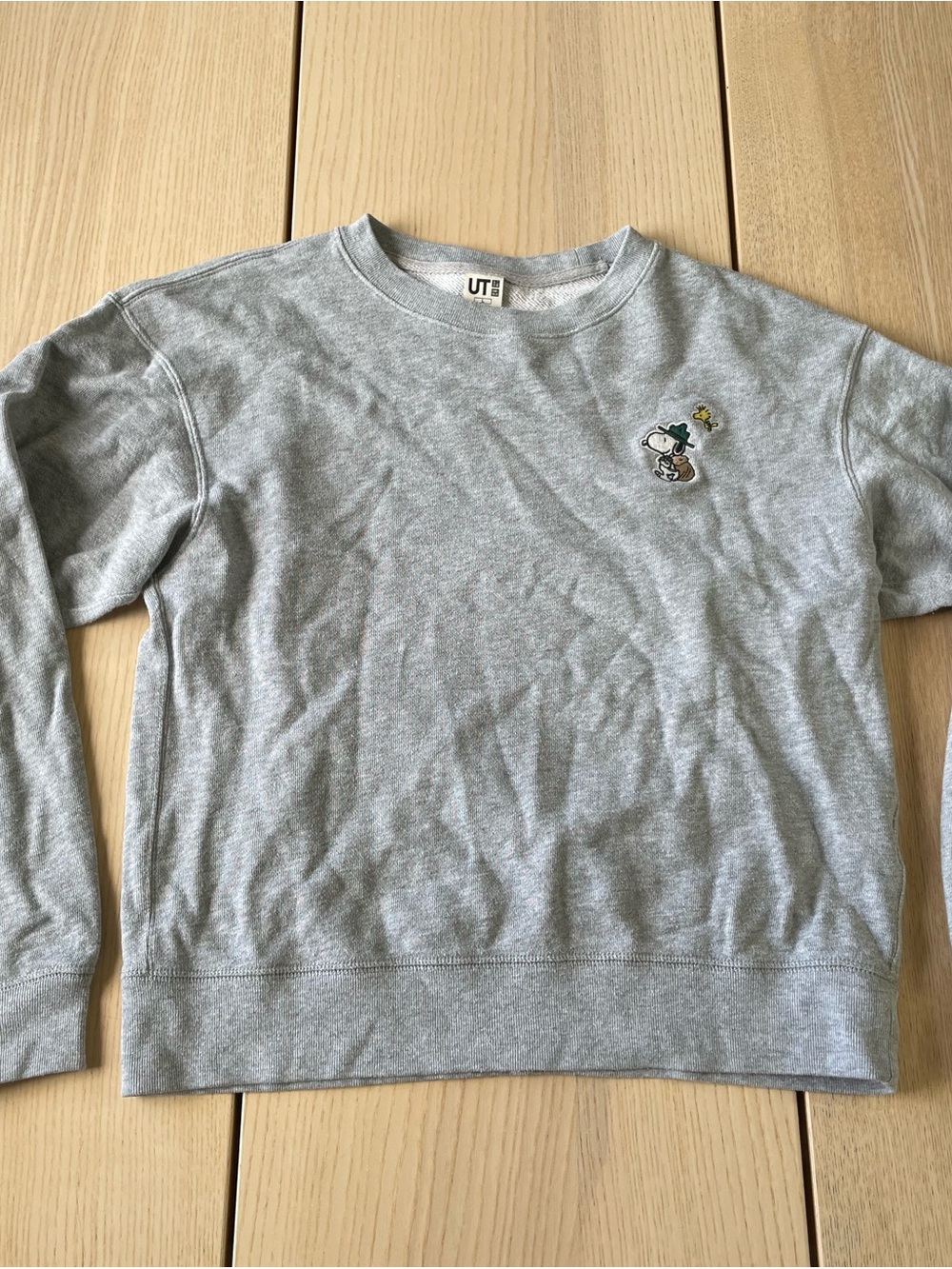 Uniqlo UT Grey Snoopy Embroidered Sweatshirt ladies size lg Peanuts sweater